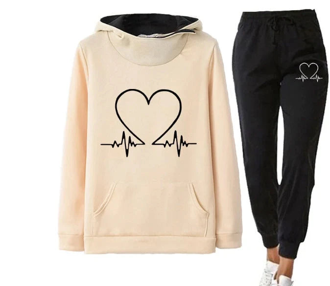 Women's love heart printed sports suit with hooded sweatshirt and drawstring pants