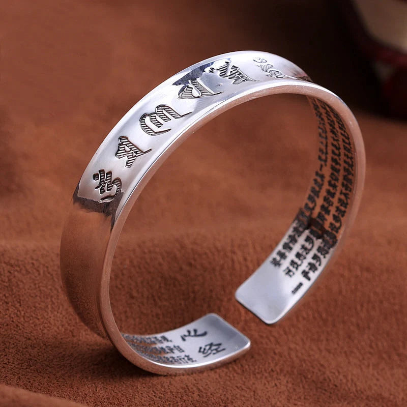 Vintage silver-plated bracelet with six-character true words and heart meridian opening design