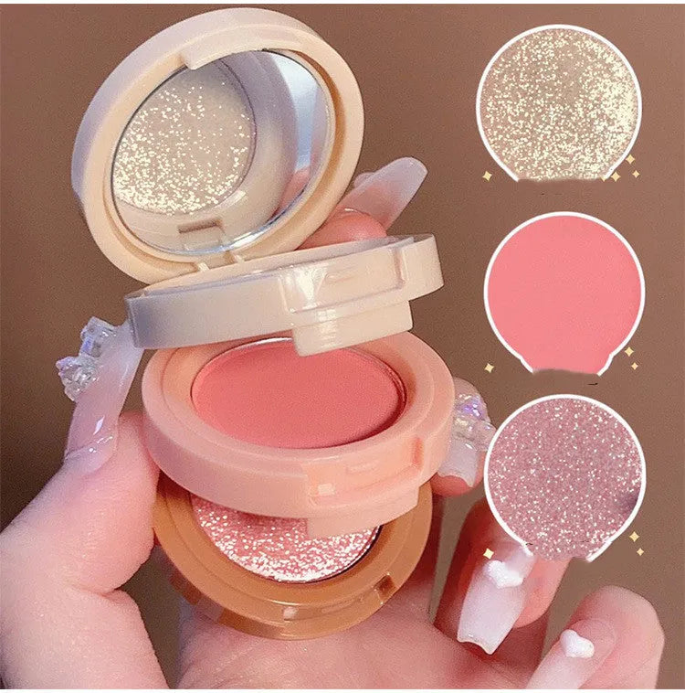 High gloss powder blusher disc in all-in-one plate format, available in two colour options for brightening skin tone