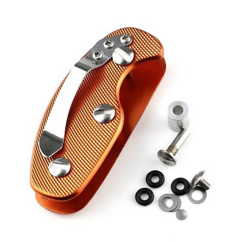 Folding keys organizer made of aluminium alloy and stainless steel, available in 3 colours: orange, black, and green.