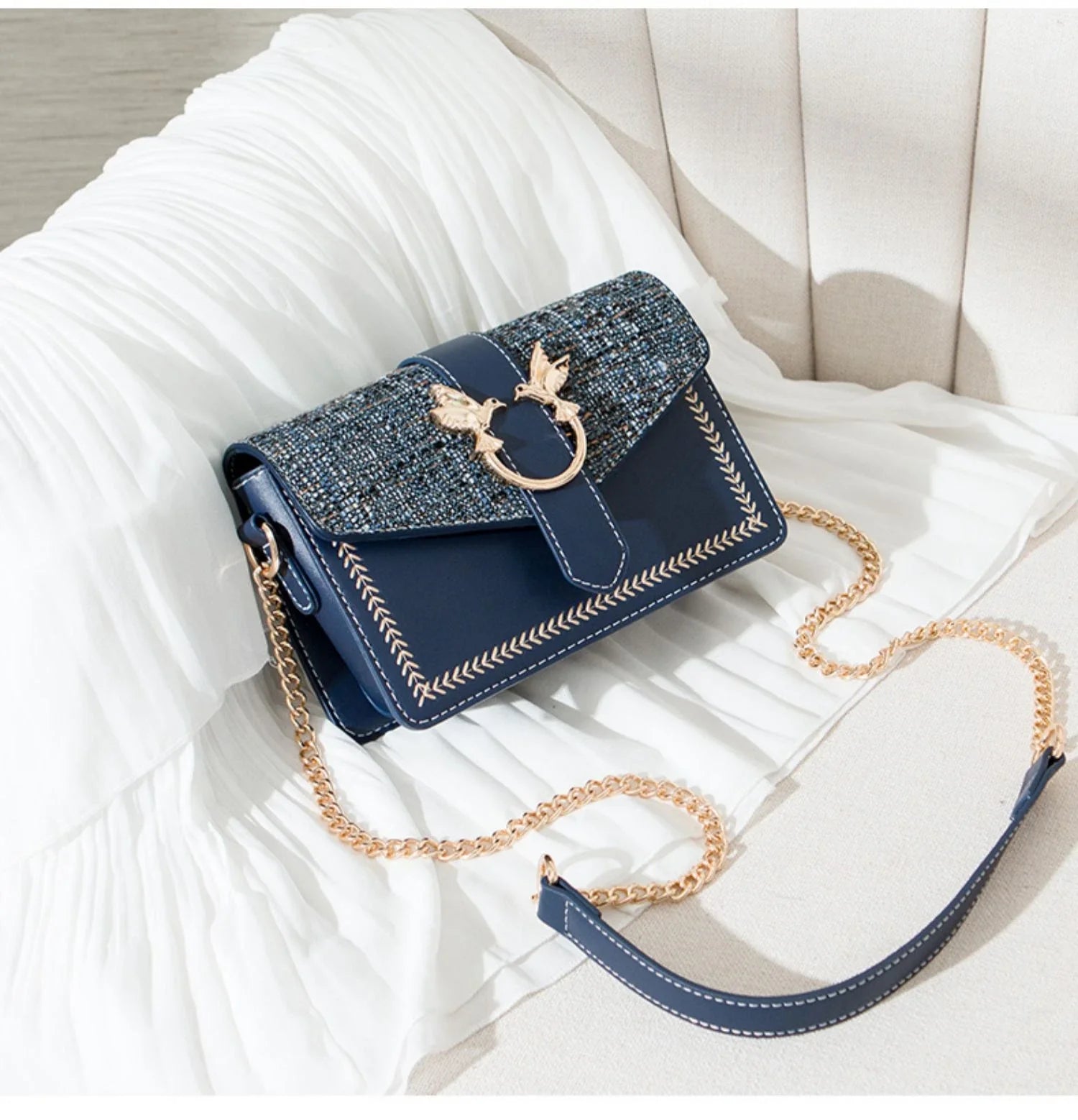 Elegant ladies chain shoulder bag made of premium artificial leather with a fashionable chain strap, perfect for Kiwi women.