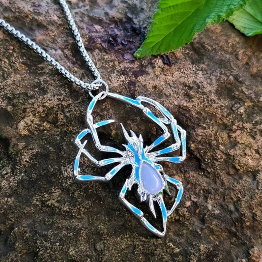 Bone-Chilling Glow-in-the-Dark Spider Necklace, a spooky and stylish Halloween accessory with a luminous spider design