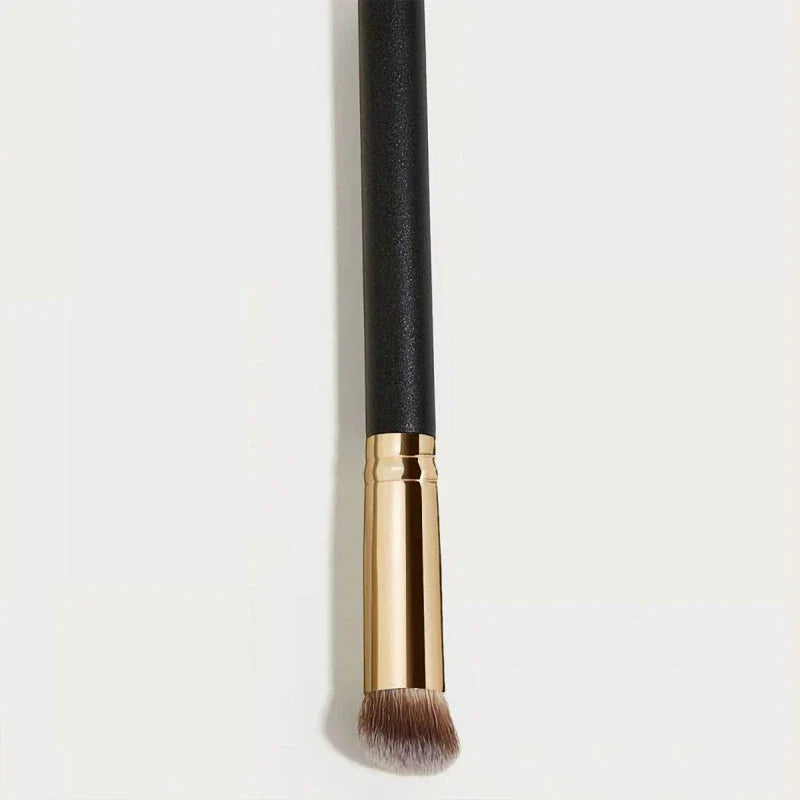 Black Eyeshadow Blending Brush for Precise and Seamless Eyeshadow Application