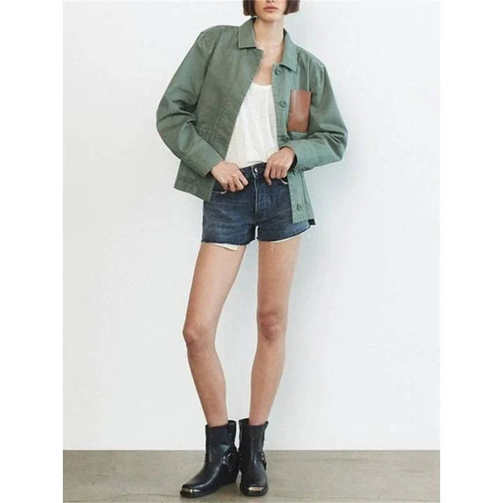 Stylish retro green autumn jacket for women, featuring a turn-down collar, single-breasted closure, and convenient pockets