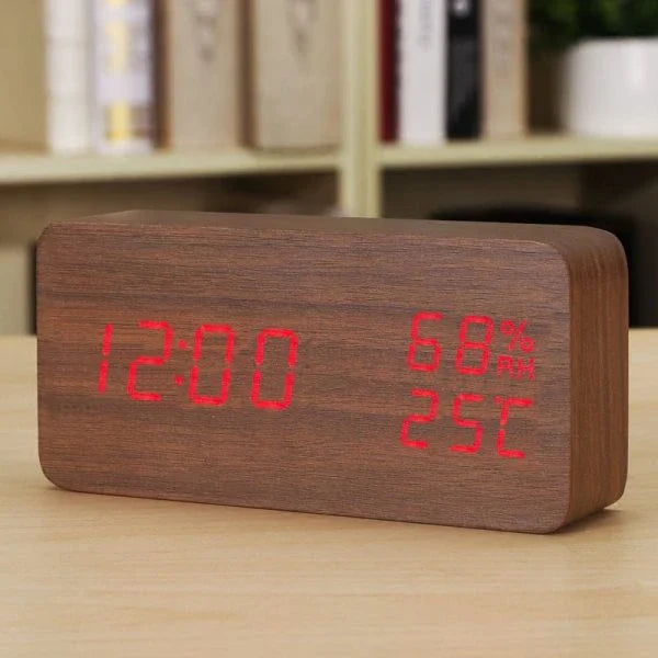 Wooden, luminous, and silent alarm clock with humidity monitoring and temperature display for baby's room