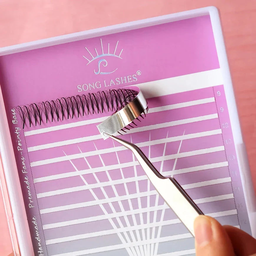 Black box tray with 5 paper cards for organizing and storing premade eyelash extension fans