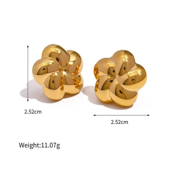 18k gold plated stainless steel flower shaped stud earrings in a silver color