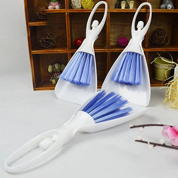 Eco-friendly small animal cage cleaning kit with brush and dustpan in white and blue colours