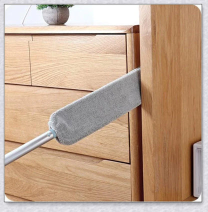 Versatile microfibre duster with extendable aluminium handle for easy cleaning of hard-to-reach areas